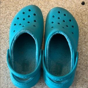 Lined Crocs turquoise
